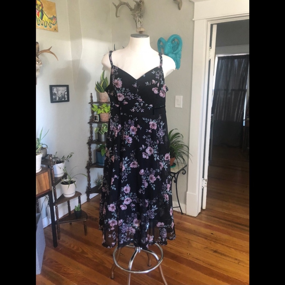 New torrid midi dress